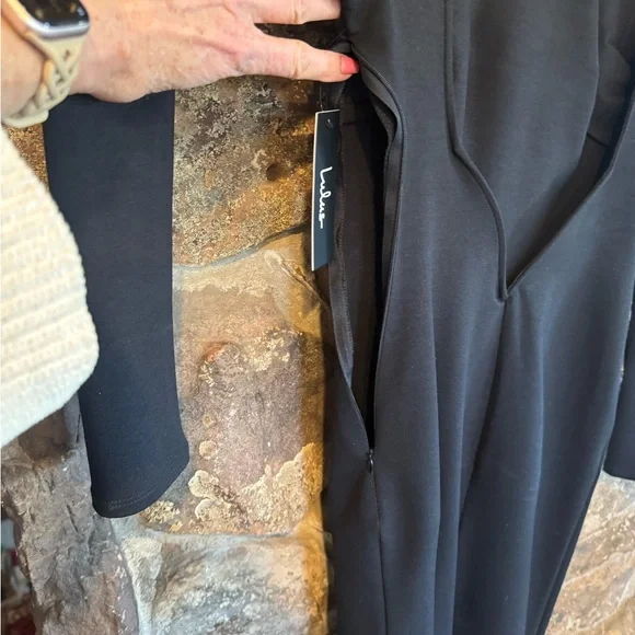 Lulu’s NWT, classy, sexy, show your fabulous curves❣️ - Picture 5 of 7